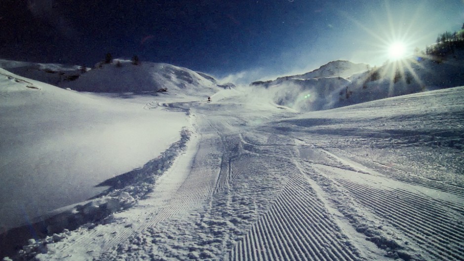 スキーヤー、スノーボーダー必見！国内最大規模のたいまつ滑走！